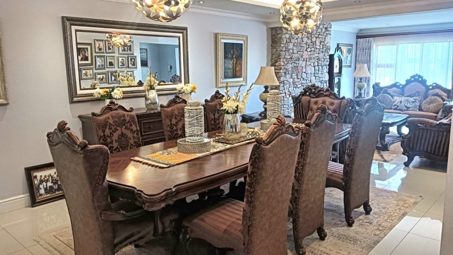 6 Bedroom Property for Sale in Gonubie Eastern Cape